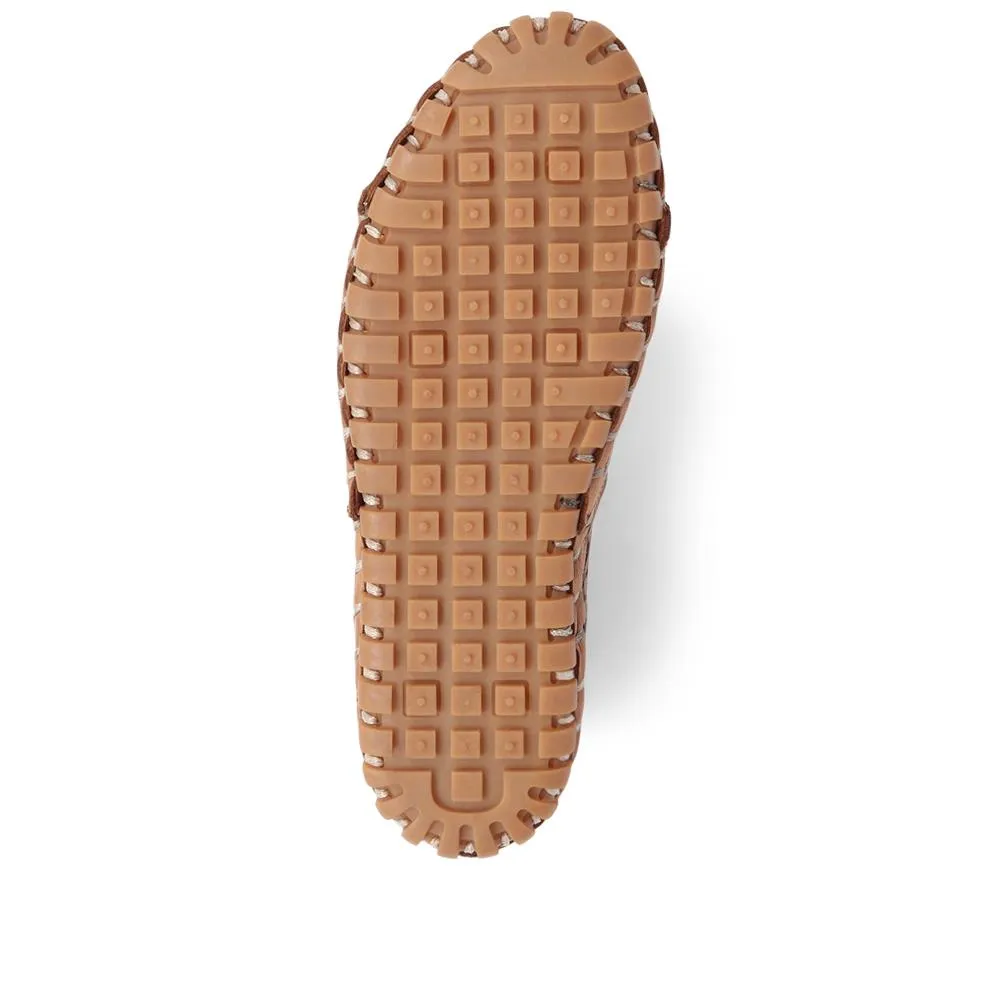 Cut-Out Leather Pumps  - KARY39001 / 325 130