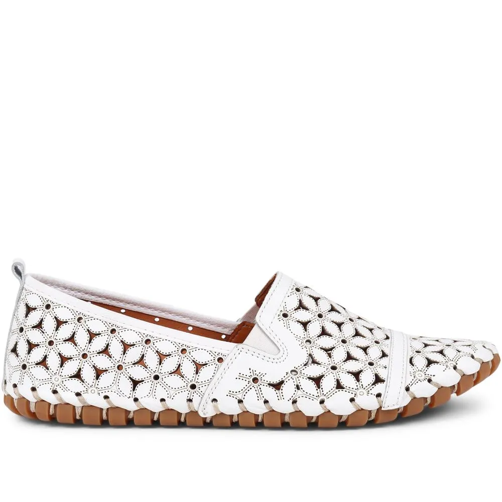 Cut-Out Leather Pumps  - KARY39001 / 325 130